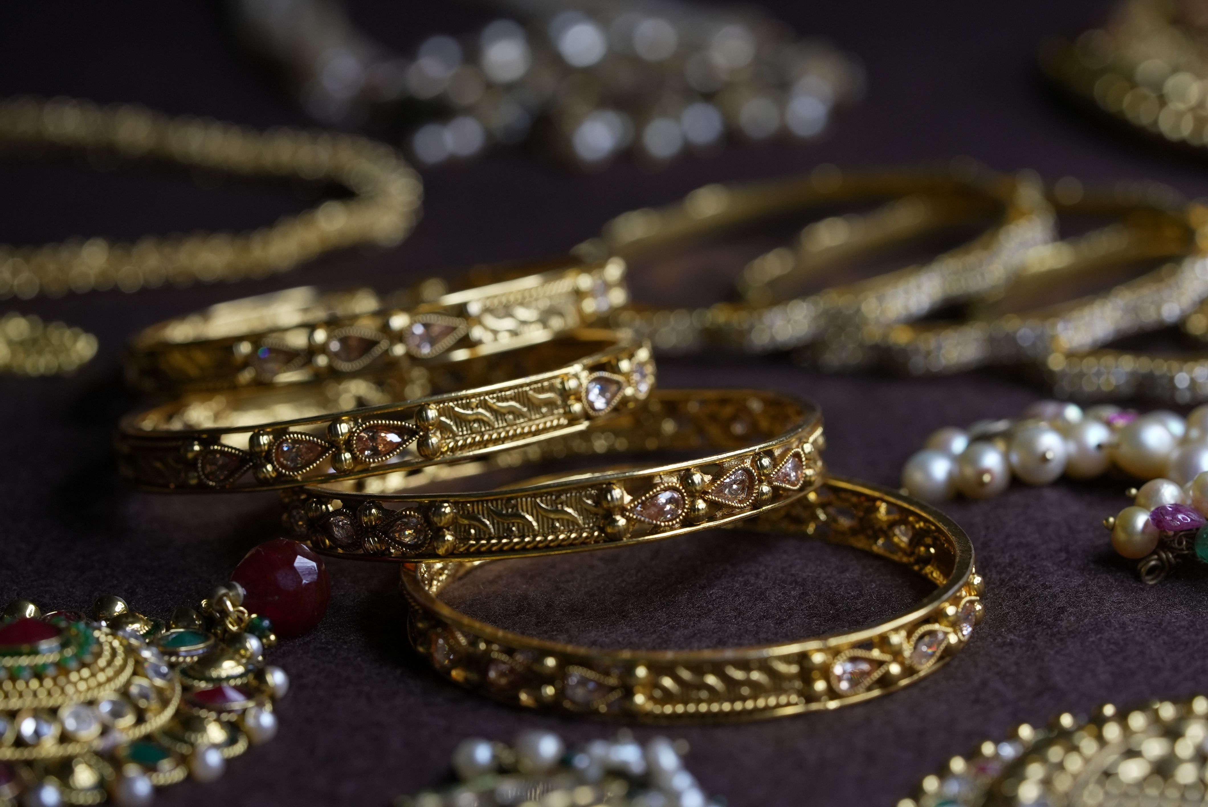 Ceremonial Stacked Gold Bangles & Necklace Suite
